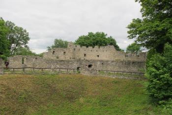 komplex obranných hradeb na sv. (© D Dohňanský, 06/2017)