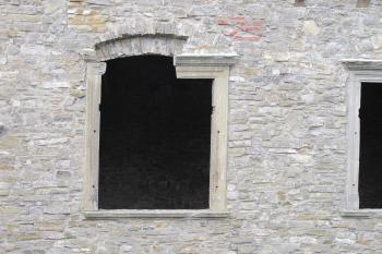 detail okenního ostění paláce (© D Dohňanský, 06/2017)