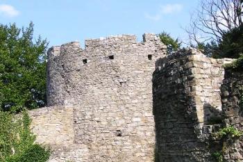 opevnění kolem 4. brány ( © Jan P. Štěpánek 08/2005)