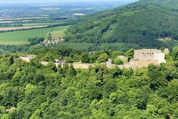 celkový pohled na hrad z letadla (© Jan P. Štěpánek  06/2023)