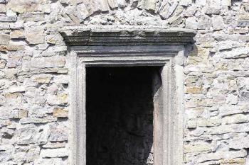 ých ostění dveří na tzv. Khuenovském paláci (© Jan P. Štěpánek 06/2006)
