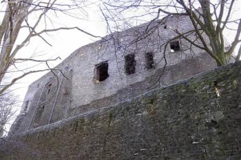 severní strana jádra hradu (palácové části) ( © Jan P. Štěpánek 01/2008)