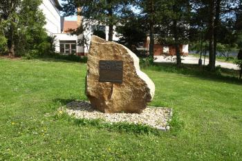 původní umístnění pomníku (© Milan Caha  05/2012)