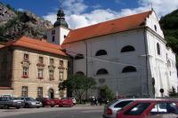 klášter benediktinů s kostelem Narození sv. Jana Křtitele