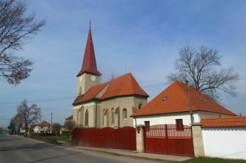 Kunětice-kostel (© Info Pardubice  03/2017)