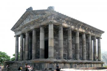 Antický chrám v arménském Garni (© Pavel Vítek 07/2008)