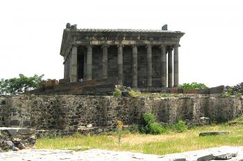 Antický chrám v arménském Garni (© Pavel Vítek 07/2008)