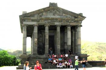 Antický chrám v arménském Garni (© Pavel Vítek 07/2008)