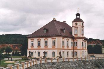 Štěnovický zámek (2003 ©Luděk Pitter)