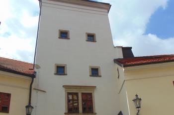 Renesanční věžová brána přestavěná z brány tvrzské (© Dušan Dohňanský  07/2021)
