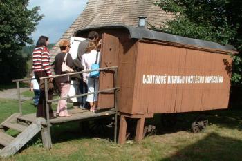 Loutkové divadlo Vojtěcha Kopeckého (© Stanislav Brebera 09/2005)