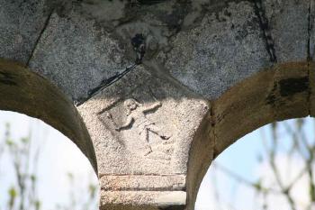 Palác - detail prostředního pětidílného okna severní stěny (© Ivan Grisa, 05/2008)