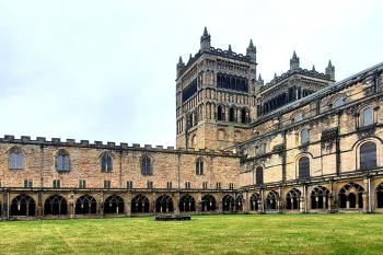 Katedrála v anglickém Durhamu. (© Pavel Vítek 08/2006)