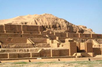 Ziggurrat Čogha Zanbil v Íránu (© Pavel Vítek 05/2016)