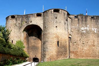 Hrad a pevnost ve francouzském Sedanu ( © Pavel Vítek 06/2005)