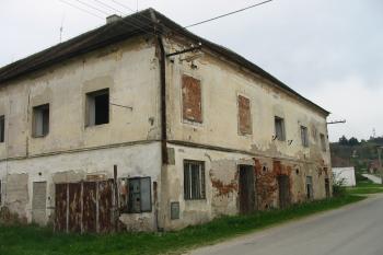 Sv. nároží zámku (© Dušan Dohňanský  04/2016)