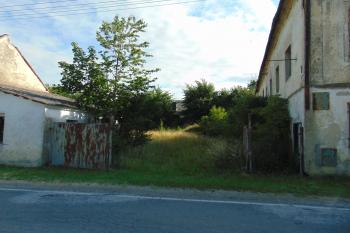 Vjezd do nádvoří na severní straně (© Dušan Dohňanský  07/2021)
