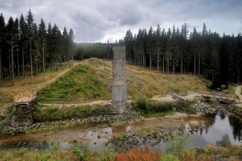 Protržená přehrada ( © Radovan Smokoň 09/2015)