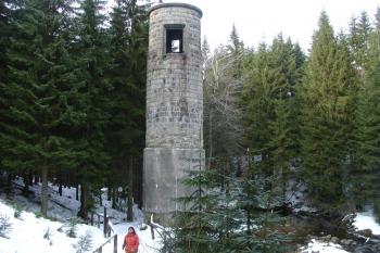 Přehradní věž z místa pod přehradou ( © Jiří Čížek 12/2009)