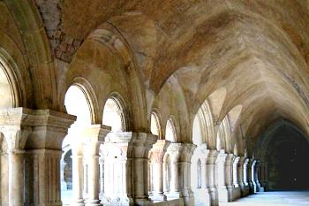 Klášter Fontenay nedaleko Dijonu ve Francii (© Pavel Vítek 06/2005)