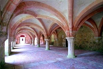 Klášter Fontenay nedaleko Dijonu ve Francii (© Pavel Vítek 06/2005)