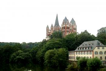 Katedrála sv. Jiří v Limburgu an der Lahn v německém Hessensku. (© Pavel Vítek 05/2001)