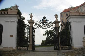dolní brána (© Alena Volná, 6/2008)