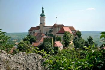 Zámek od Kozího hrádku (© Miroslav Bolek, 06/2013)