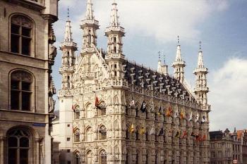 Radnice v belgicé Lovani (© Pavel Vítek 06/2005)