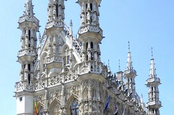 Radnice v belgicé Lovani (© Pavel Vítek 06/2005)