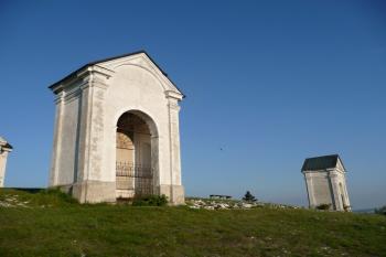 konečné kaple křížové cesty na Svatém kopečku ( © Jan P. Štěpánek 07/2010)