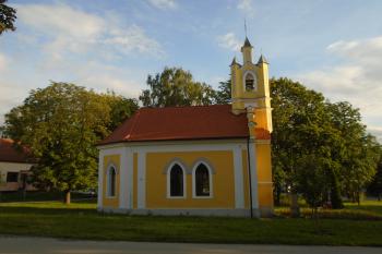 pohled na kapli ze severu (© Jaroslav Špiroch  09/2021)