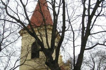 Pohled od zámku ( © Petr Turyna 02/2004)