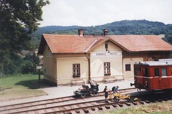 Nádražíčko v Zubrnicích (© Internetman 07/2002)