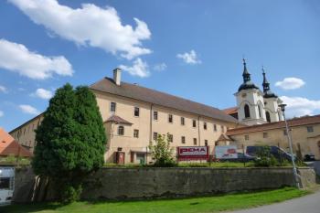 klášter benediktinů/premonstrátů s kostelem Narození Panny Marie-Želiv (© Vlastislav Mareček, 08/2016)