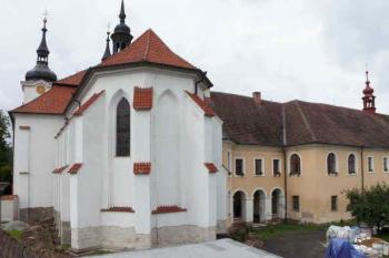 Presbytář klášterního kostela od východu (© Jan Sommer, 09/2007)