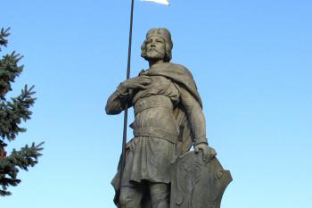 Socha sv. Václava na náměstí v Mladé Vožici. (© Pavel Vítek  09/2021)