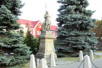 Socha sv. Václava na náměstí v Mladé Vožici. (© Pavel Vítek  09/2021)