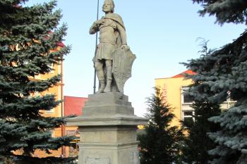 Socha sv. Václava na náměstí v Mladé Vožici. (© Pavel Vítek  09/2021)