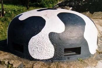 Původní pancéřový pozorovací zvon (2003 ©Jiří Cukr)