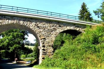 Kamenný železniční viadukt u Pošné u Pacova (© Pavel Vítek  09/2021)