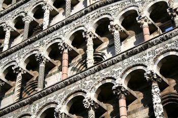 Kostel San Michele in Foro, Svatého Michaela na fóru v Lucce v Toskánsku (© Pavel Vítek 05/2001)