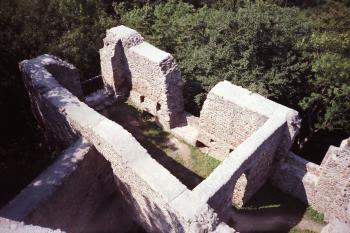 zřícenina hradu Choustník (© Vlastislav Mareček, 07/1990)