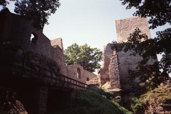 zřícenina hradu Choustník (© Vlastislav Mareček, 07/1990)