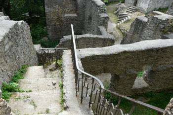 Vstup na východní věž - hladomornu (© Jaroslav Šefčík, 03/2009)