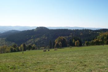 Pohled ze Soláně jižně na Hlubokou (© Ivo Rozehnal  10/2021)
