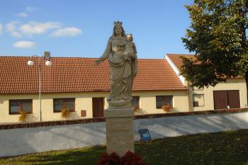socha Panny Marie s Ježíškem (© Jaroslav Špiroch  10/2021)