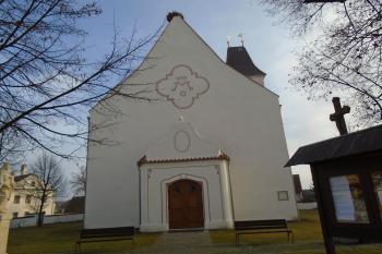 západní průčelí kostela (© Jaroslav Špiroch  01/2022)
