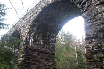 Kamenný železniční viadukt u obce Dobronice u Chýnova (© Pavel Vítek  09/2021)