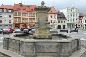 Kašna na náměstí v České Lípě (© Pavel Vítek  10/2021)